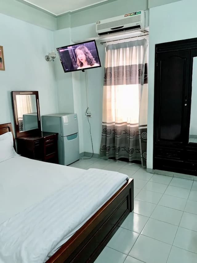Thien Phuc Hotel-Standard Double Room-5