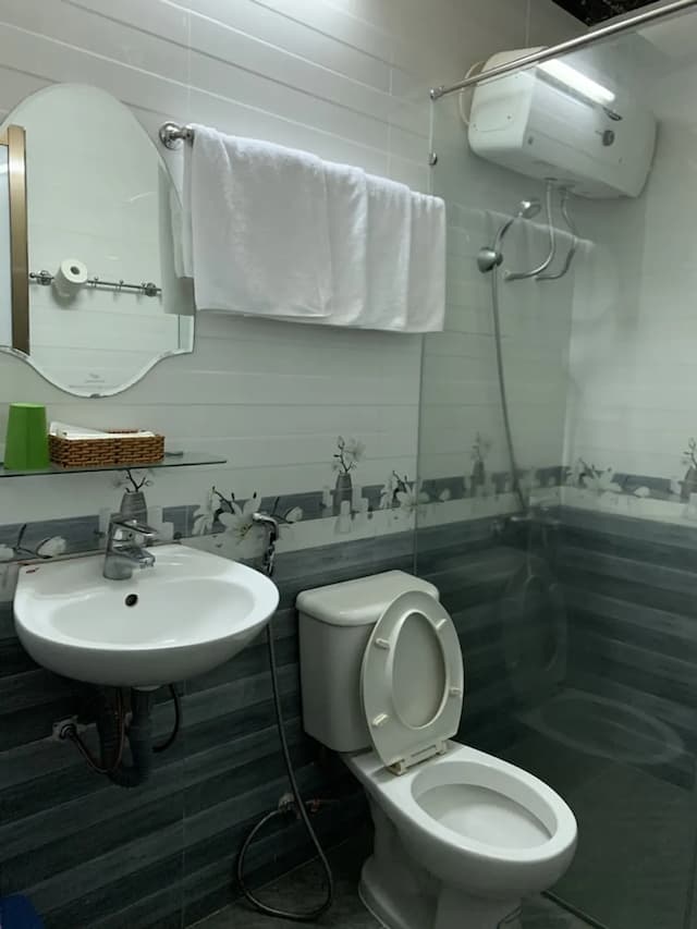 Thien Phuc Hotel-Quadruple Room-6