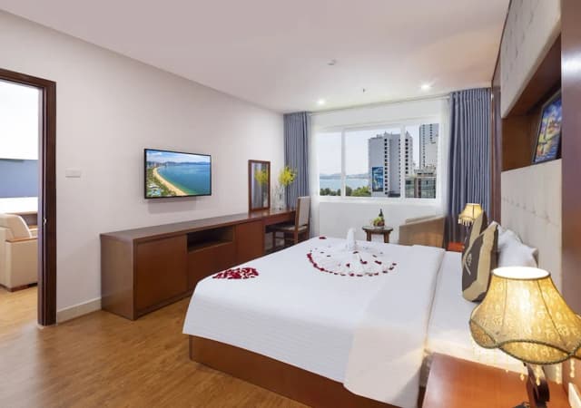 T.78 Hotel Nha Trang-Luxury Suite, 1 Bedroom, Non Smoking, Beach View-1