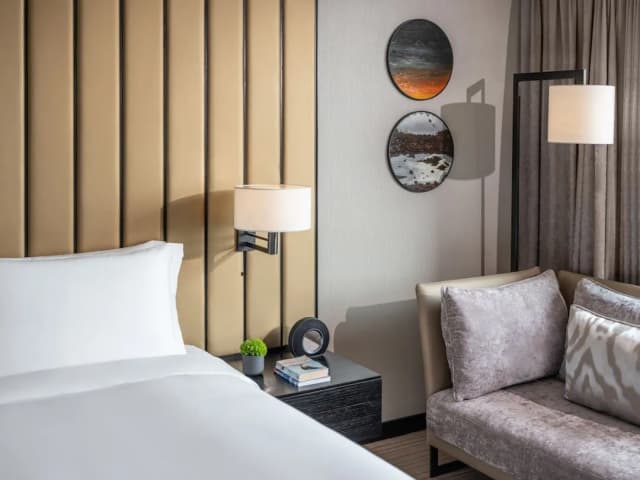 New World Saigon Hotel-Executive Suite, 1 King Bed-3