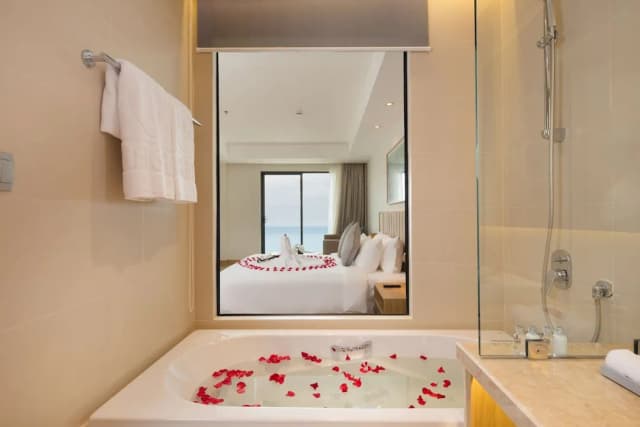 Nagar Hotel Nha Trang-President Suite Double Ocean View With Balcony-1
