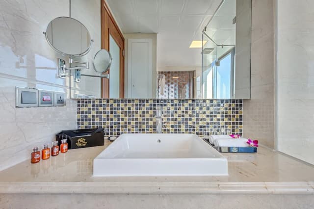 파리스 델리 다낭 비치 호텔-디럭스 트윈룸-6