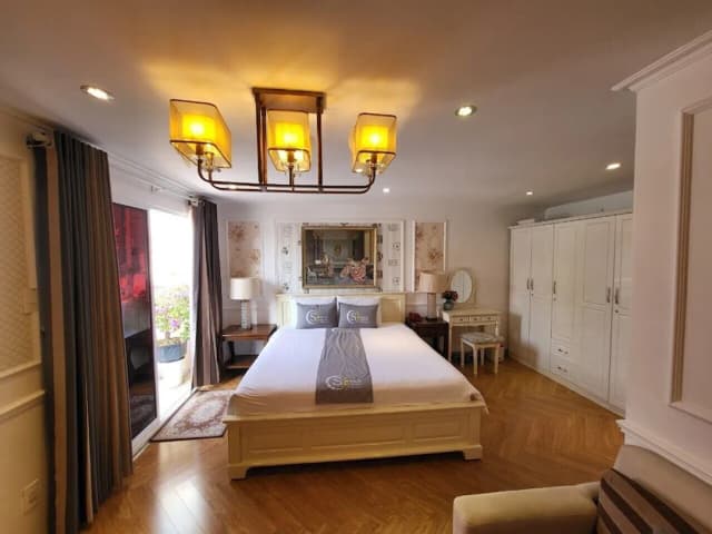 西貢夜晚豪華飯店-尊榮套房-9