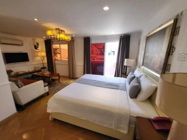 西貢夜晚豪華飯店-尊榮套房-14