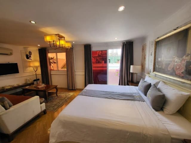 西貢夜晚豪華飯店-尊榮套房-6