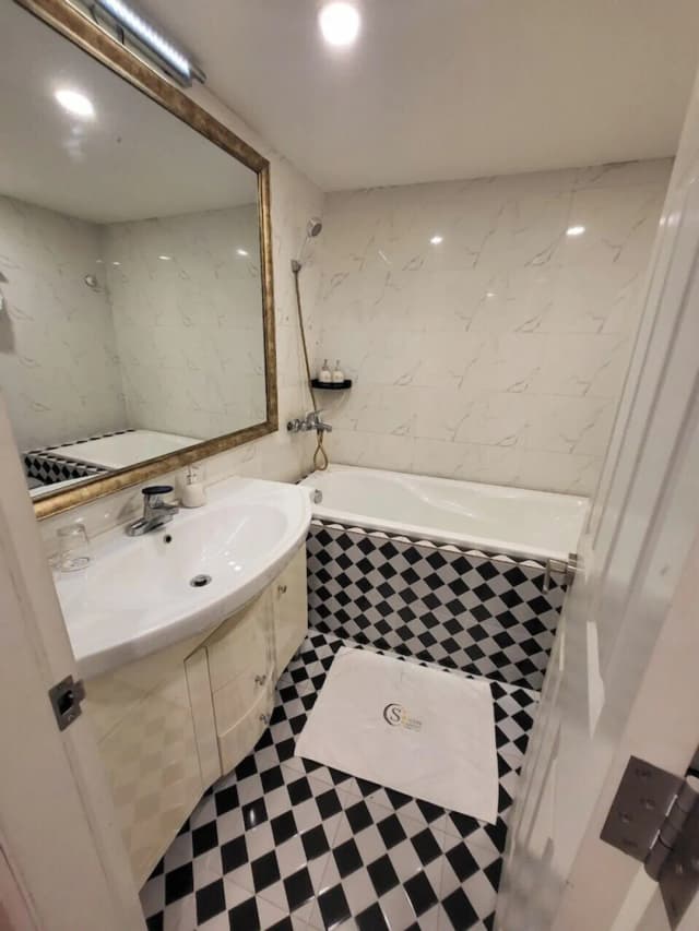 西貢夜晚豪華飯店-豪華客房, 陽台-10