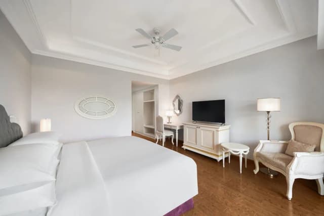 芽莊萬豪度假村及水療中心，Hon Tre 島-豪華客房, 1 張特大雙人床, 海景 (Balcony)-2