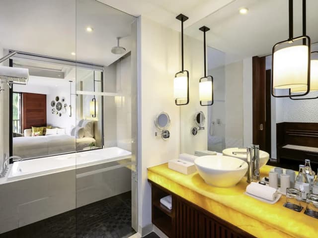 풀먼 다낭 비치 리조트-Deluxe Room, 1 Queen Bed, Garden View (or Pool view)-7