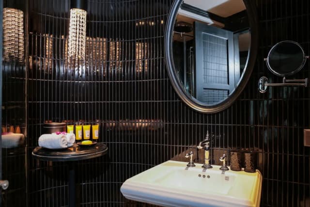 國王合奏 Spa 飯店-Deluxe double/twin room internal window-4