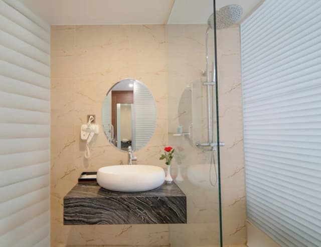 ヴェスナ ホテル ニャチャン-デラックス トリプルルーム シングルベッド 3 台 パーシャルシービュー-5