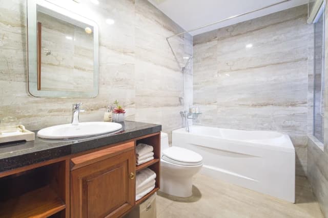 서니 오션 호텔 & 스파-패밀리룸, 욕조, 시내 전망-6