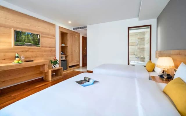 서니 오션 호텔 & 스파-패밀리룸, 욕조, 시내 전망-1