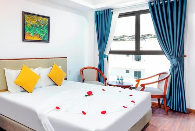 The Summer Hotel-Deluxe Double Room, 1 King Bed, Bathtub, City View-4