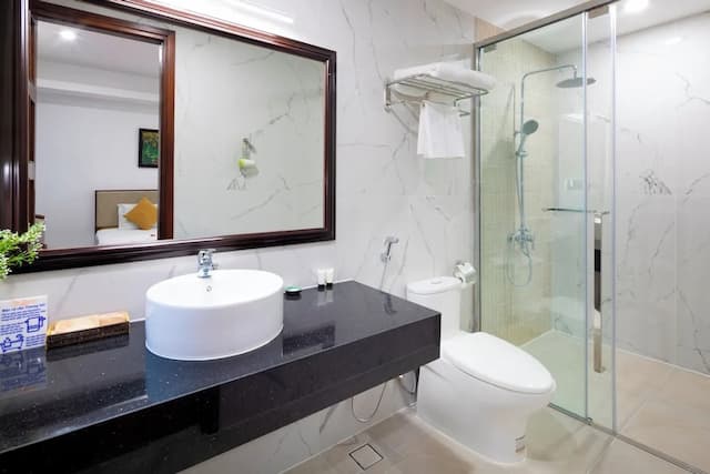 The Summer Hotel-Deluxe Double Room, 1 King Bed, Bathtub, City View-6