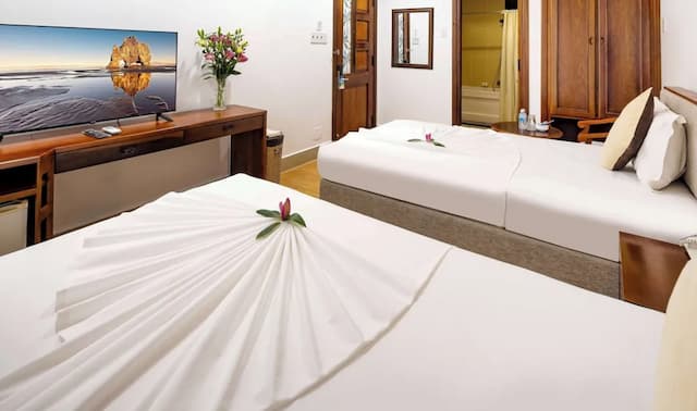 The Summer Hotel-Superior Double or Twin Room, Bathtub-3