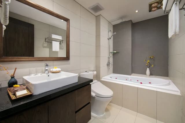 河內布魯姆酒店-高級開放式客房, 1 張特大雙人床, 非吸煙房, 浴缸-12