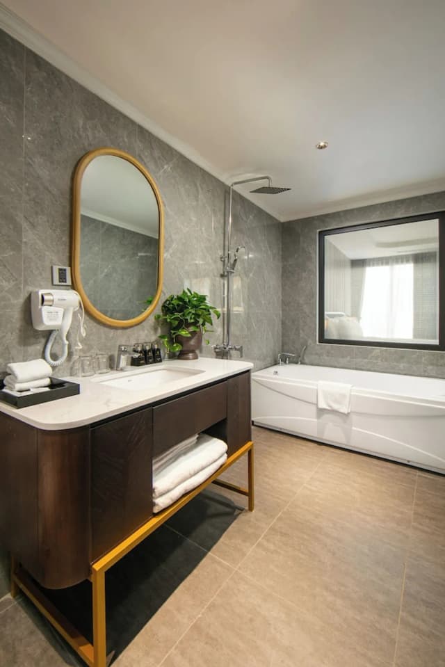 May De Ville Lakeside Hotel-特级开间套房, 阳台-7