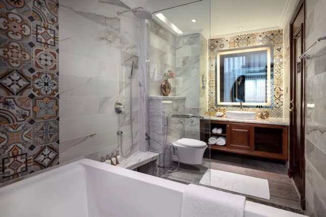 Peridot Grand Luxury Boutique Hotel-Premier Deluxe Double Room-7