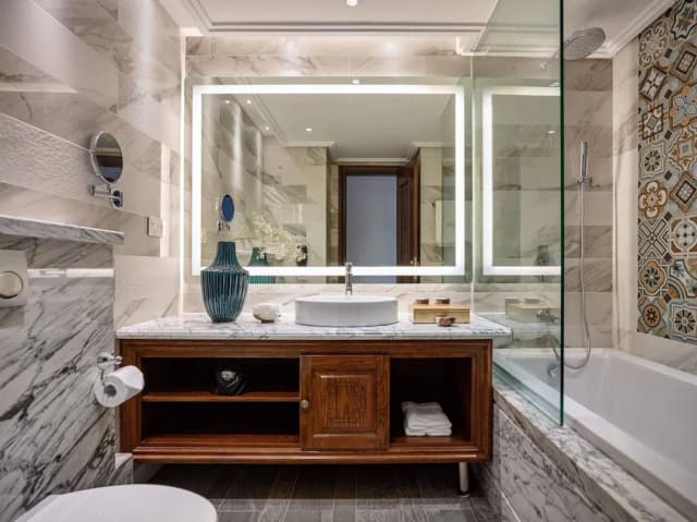 Peridot Grand Luxury Boutique Hotel-Premier Deluxe Double Room-5