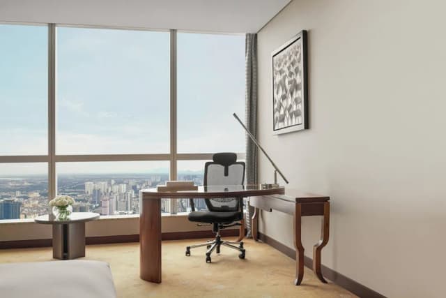 InterContinental Hanoi Landmark72 by IHG-Classic Room, 1 King Bed, Club Lounge Access-3