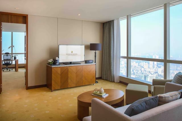 InterContinental Hanoi Landmark72 by IHG-Junior Room, 1 King Bed, Club Lounge Access-1