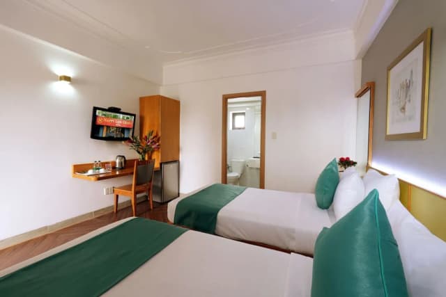 Happy Life Green Hotel-Premium Deluxe with Window-6