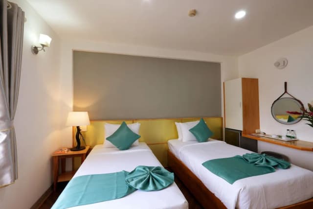 Happy Life Green Hotel-Premium Deluxe with Window-4
