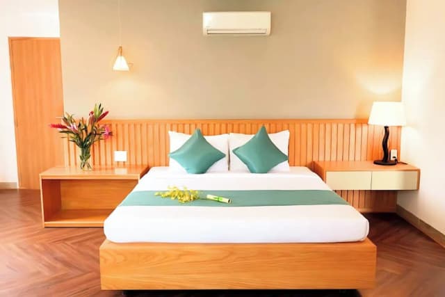 Happy Life Green Hotel-Panorama Suite with City view-16