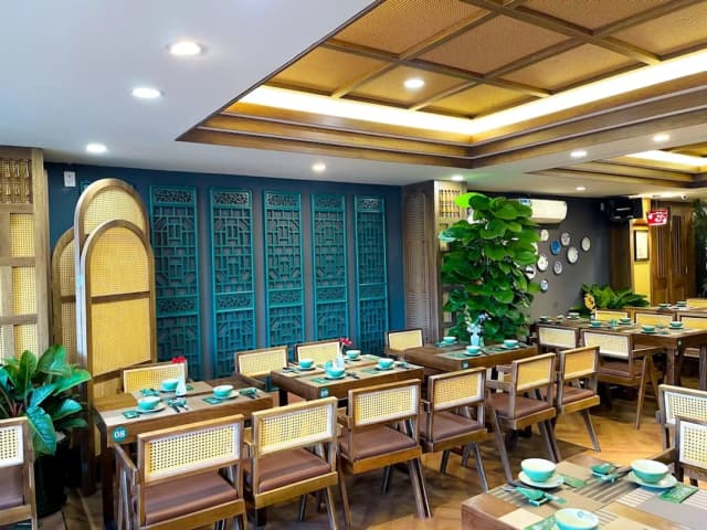 Happy Life Green Hotel-Panorama Suite with City view-8