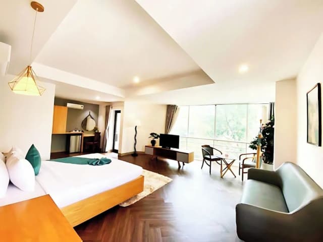 Happy Life Green Hotel-Panorama Suite with City view-1