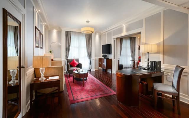 Sofitel Legend Metropole Hanoi-Opera Wing, Prestige Suite with Club Privileges and Benefits, King Bed-3
