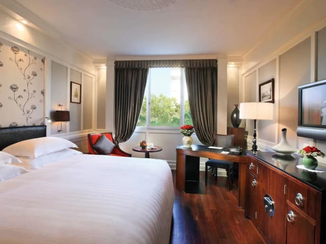 Sofitel Legend Metropole Hanoi-Opera wing, Premium room, Queen bed-1