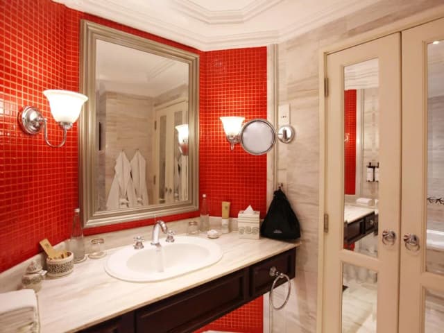 Sofitel Legend Metropole Hanoi-Opera wing, Premium room, Queen bed-4