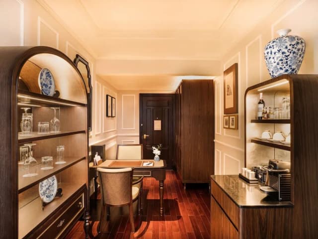 Sofitel Legend Metropole Hanoi-Heritage Wing, Metropole Suite with Metropole Privileges and Benefits, King Bed-4