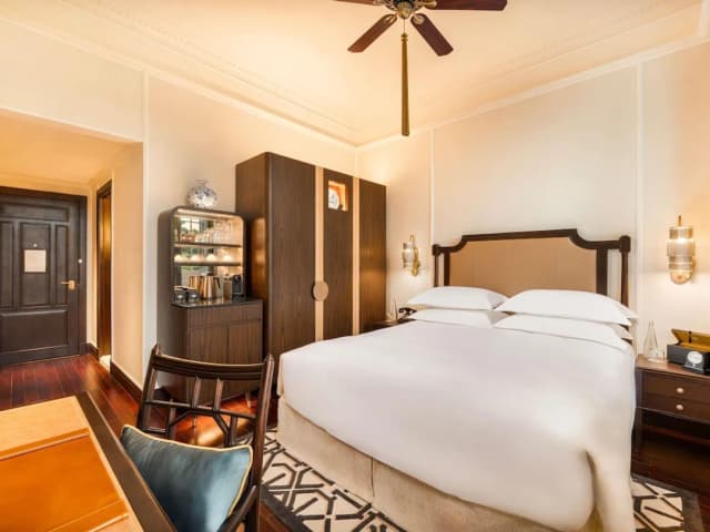 Sofitel Legend Metropole Hanoi-Heritage wing, Luxury room, Queen bed-1