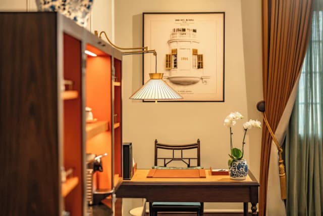 Sofitel Legend Metropole Hanoi-Heritage Wing, Grand Luxury Room with Metropole Privileges and Benefits, King Bed-4