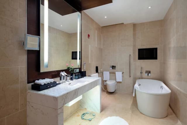 JW Marriott Hotel Hanoi-Deluxe Room, 1 King Bed, Non Smoking, Lake View-6