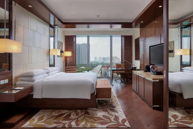 JW Marriott Hotel Hanoi-Deluxe Room, 1 King Bed, Non Smoking, Lake View-4
