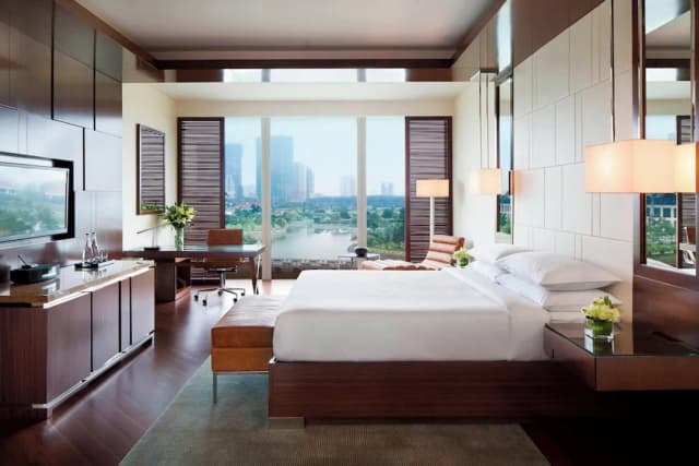 JW Marriott Hotel Hanoi-Deluxe Room, 1 King Bed, Non Smoking, Lake View-8