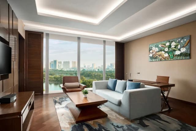 JW Marriott Hotel Hanoi-Executive Suite, 1 King Bed, Non Smoking, Lake View-3