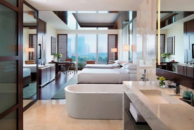 JW Marriott Hotel Hanoi-Deluxe Room, 2 Double Beds, Non Smoking, Lake View-1