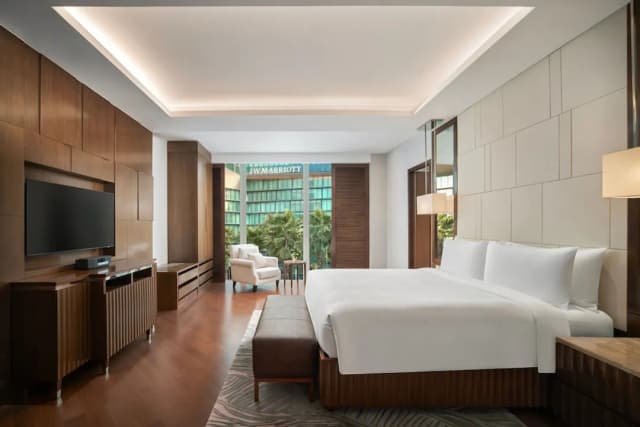 JW Marriott Hotel Hanoi-Executive Room, 1 King Bed, Non Smoking, City View-3