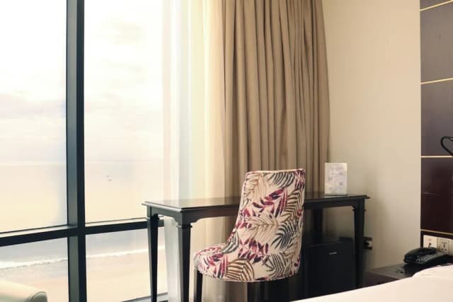 ホリデービーチホテルダナン-プレミア スイート ダブルベッド 1 台 オーシャンビュー-7