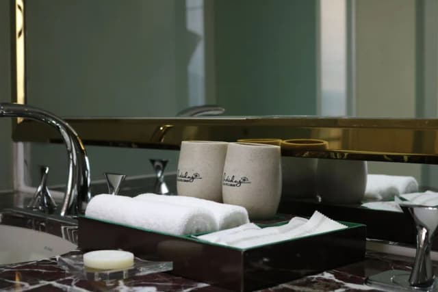 ホリデービーチホテルダナン-プレミア スイート ダブルベッド 1 台 オーシャンビュー-15