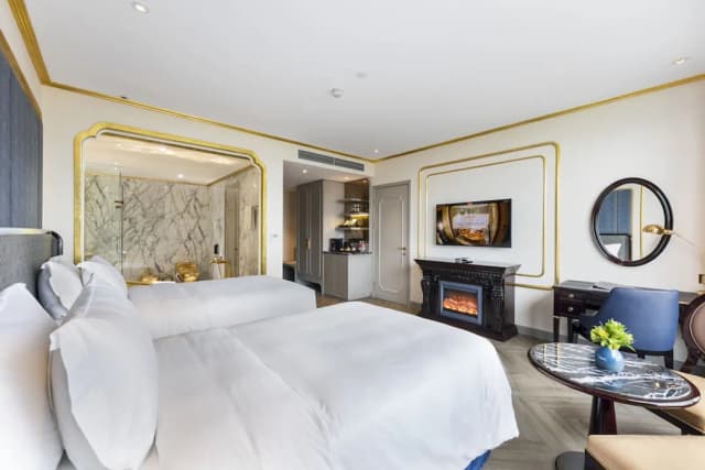Dolce by Wyndham Hanoi Golden Lake-Executive Twin Room (Golden)-1