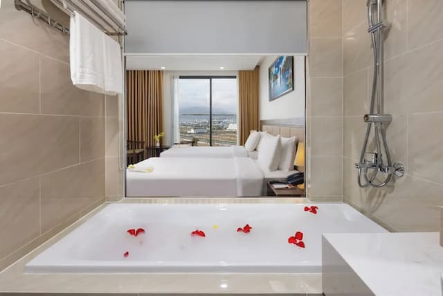 Miracle Luxury Hotel-Senior Double or Twin Room, City View-1