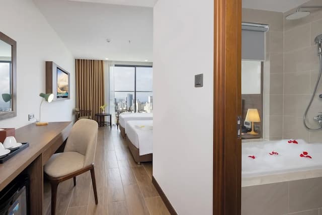 Miracle Luxury Hotel-Senior Double or Twin Room, City View-3