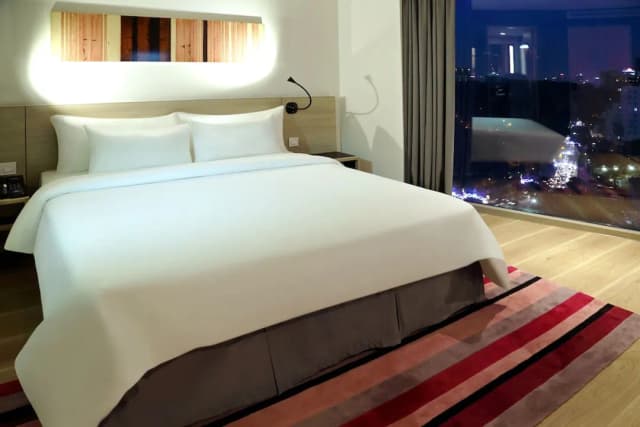 Liberty Central Saigon Citypoint-Premier Room, City View-1