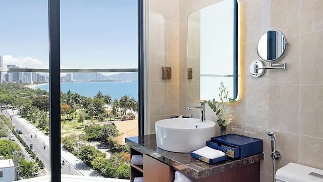 Best Western Premier Marvella Nha Trang-高级房, 1 张特大床, 阳台, 海景-5