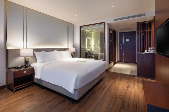 Best Western Premier Marvella Nha Trang-华丽客房, 1 张特大床, 阳台, 海景-3